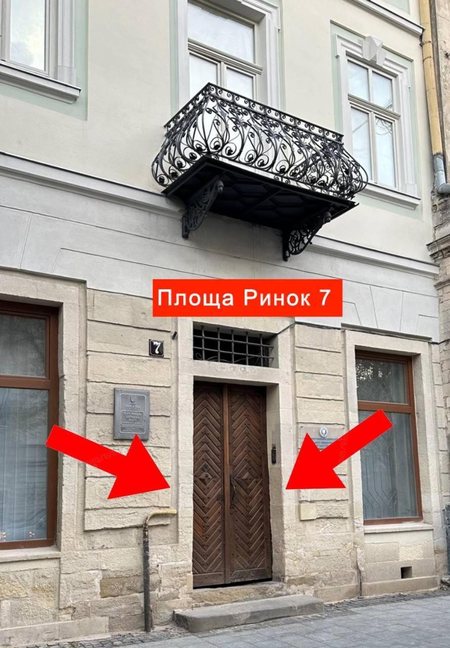 Lviv4U Apartamento Exterior foto